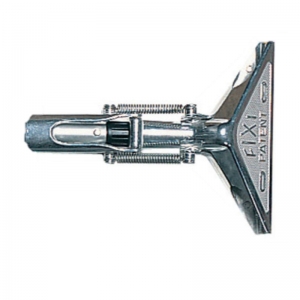 Universal clamp for high-reach cleaning
